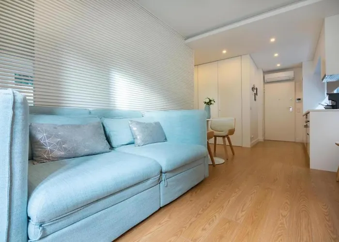 Stylish Almada Historic Apartment *