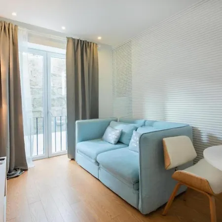 Stylish Almada Historic Apartment Porto