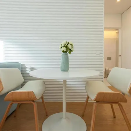 Stylish Almada Historic Lejlighed