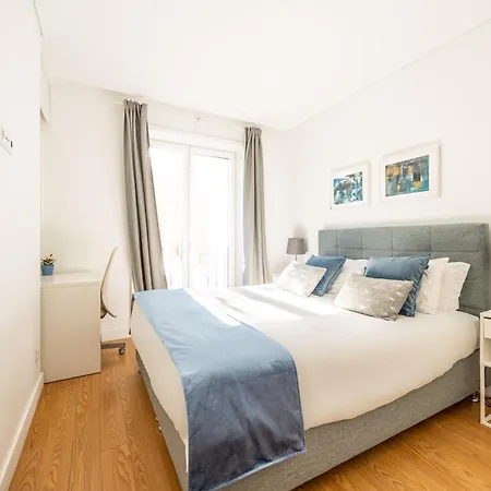 Apartment Stylish Almada Historic