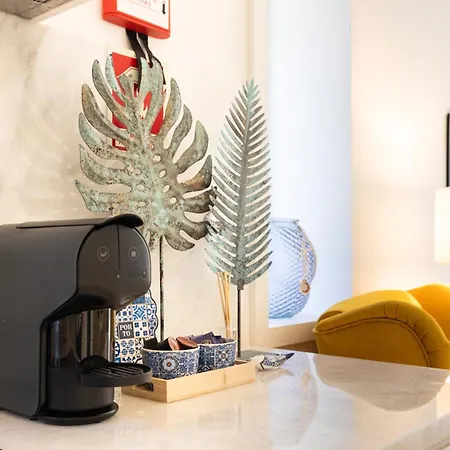 Stylish Almada Historic Apartment *