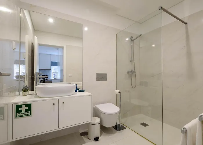 Stylish Almada Historic Appartamento Oporto