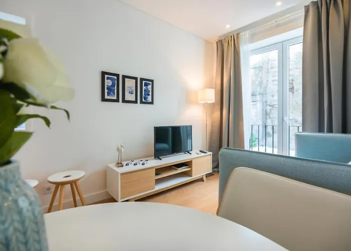 Stylish Almada Historic *