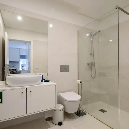 Stylish Almada Historic Apartment Porto